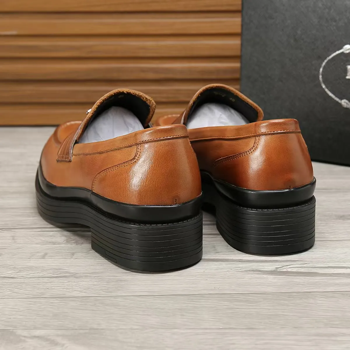 Men's shoes 💰540 💰💰🎩🎩【Prada】Counter 1:1⬆️original reproduction, absolute quality🆗Original outsole, high-quality imported rubber, wear-resistant and non-slip, never degummed, upper material: imported first-layer cowhide➕anti-slip foam outsole, official website material, lining material: water-dyed leather lining, 3 colors available! Code number 38-45